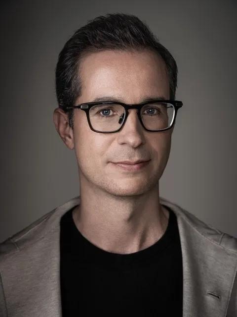 20年苹果老将被Meta挖走,曾负责一代神机iPhone X设计,小扎专门给他成立工作室